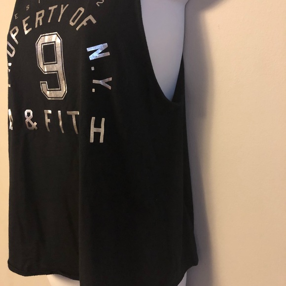 Women’s Abercrombie & Fitch - Picture 3 of 7